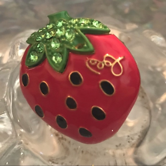 Betsey Johnson strawberry ring tea party pink R8